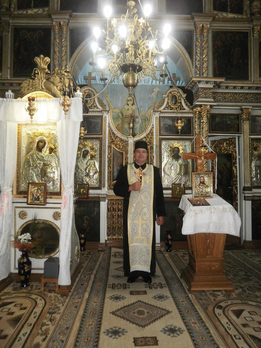 Preotul în biserică